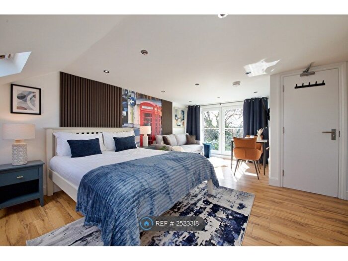 4 Bedroom Studio To Rent In B, London, N13