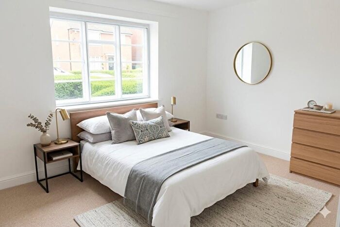 2 Bedroom Flat To Rent In Ossulton Way, Hampstead Garden Suburb, N2