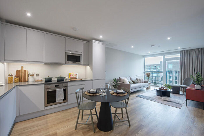 1 Bedroom Apartment To Rent In Moat Street, Wandsworth, London, SW11