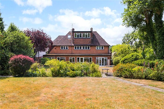 4 Bedroom Detached House For Sale In Bowers Way, Harpenden, Hertfordshire, AL5