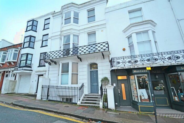 2 Bedroom Flat To Rent In Clifton Hill, Brighton, BN1