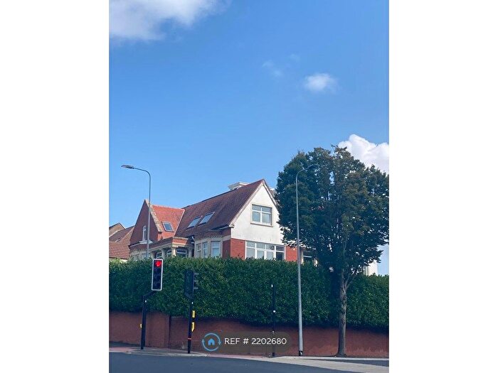 2 Bedroom Flat To Rent In Pen-Y-Lan, Cardiff, CF23