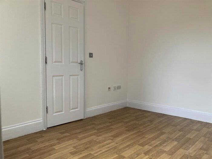 1 Bedroom Flat To Rent In High Street, Bedford, MK40