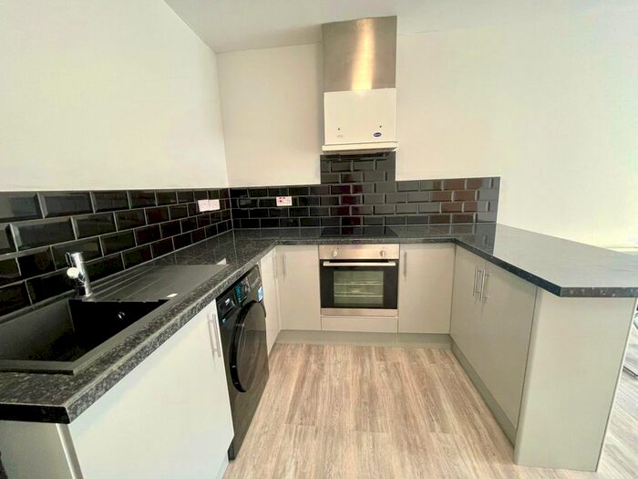 1 Bedroom Flat To Rent In Fleet Street, Swindon, SN1