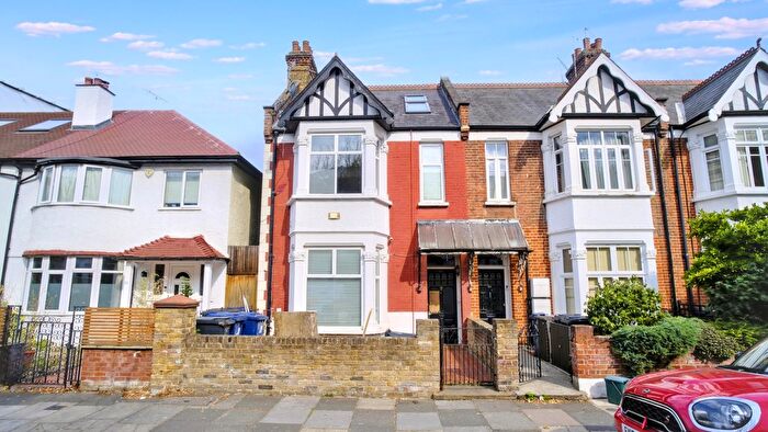 3 Bedroom Flat For Sale In Third Avenue, London, W3