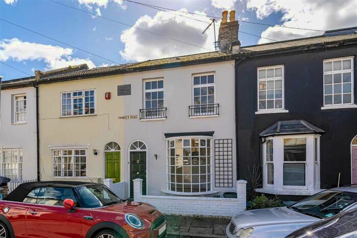 2 Bedroom House To Rent In Princes Road, East Sheen, SW14