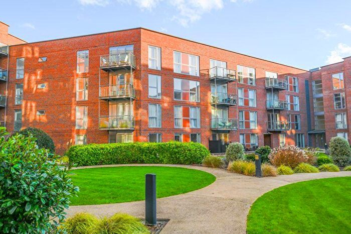 2 Bedroom Flat To Rent In The Heart, Walton-On-Thames, KT12