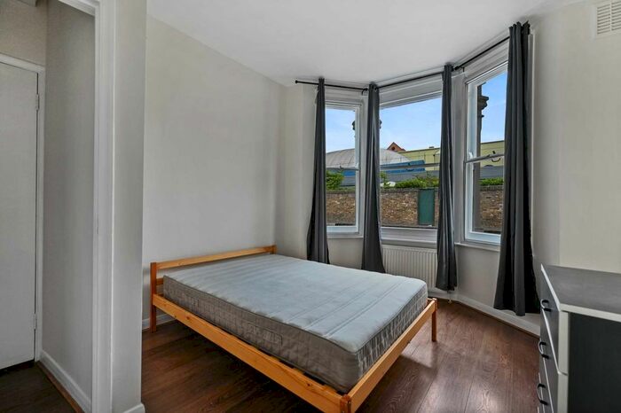 2 Bedroom Flat To Rent In Townmead Road, Sands End, Fulham, SW6