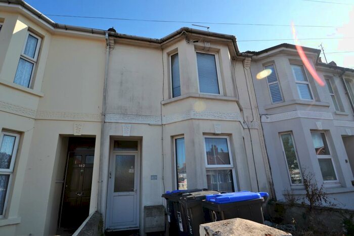 1 Bedroom Flat To Rent In Lyndhurst Road, Worthing, BN11