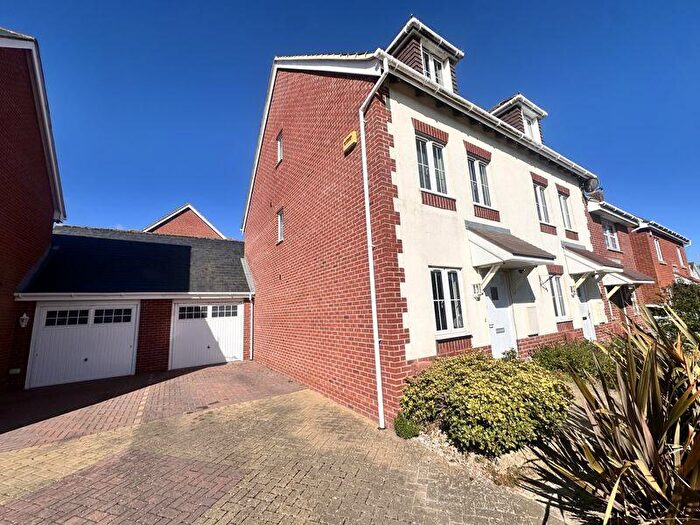 4 Bedroom Semi-Detached House To Rent In Osborne Way, Bognor Regis, PO21