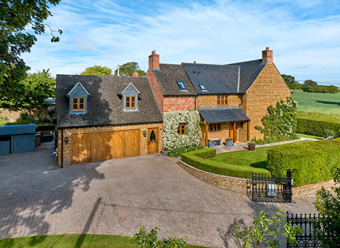 5 Bedroom House For Sale In Main Street, Clifton, OX15