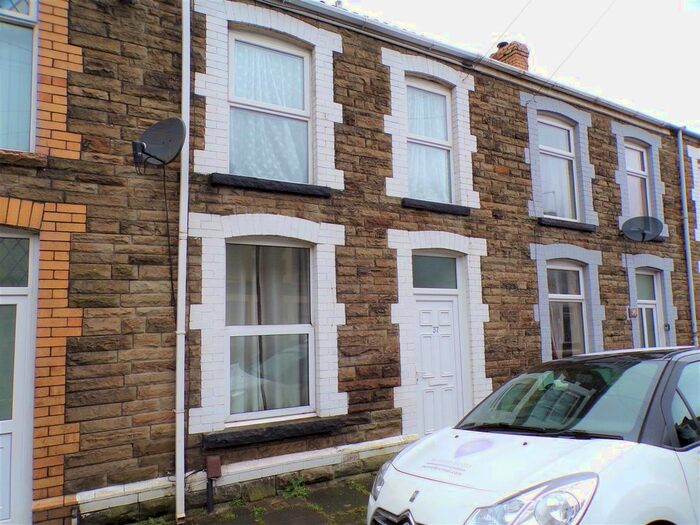3 Bedroom Terraced House To Rent In Penrhiwtyn Street, Neath, SA11