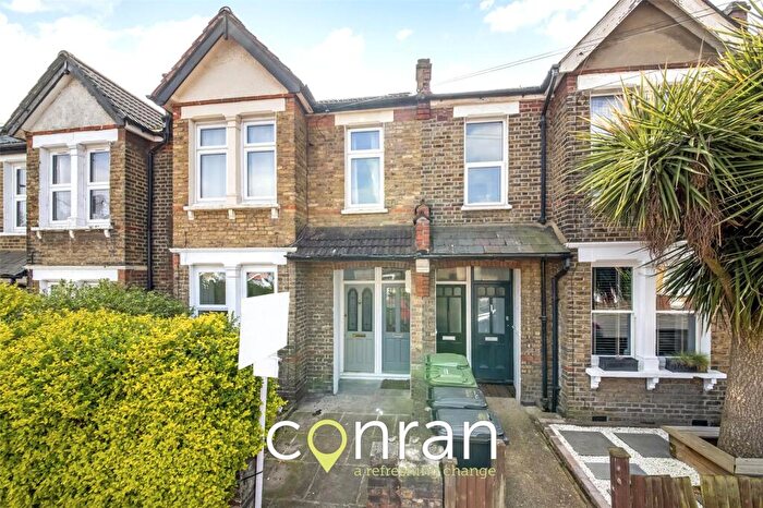 1 Bedroom Apartment To Rent In Elthruda Road, Hither Green, London, SE13