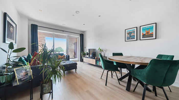 1 Bedroom Flat For Sale In Valiant Lane, Cambridge, CB5