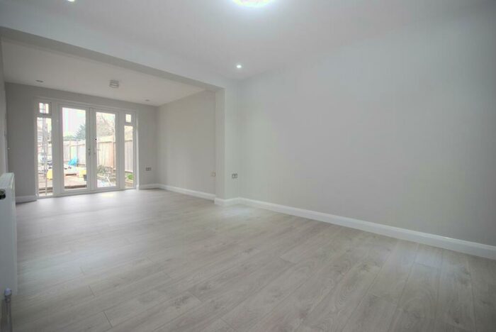 3 Bedroom Property To Rent In Central Hill, London, SE19