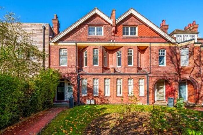 4 Bedroom Maisonette To Rent In Mount Nod Road, London, SW16