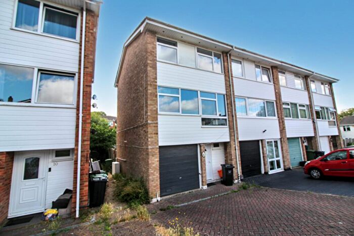 4 Bedroom End Of Terrace House To Rent In Shalford Road, Billericay, CM11