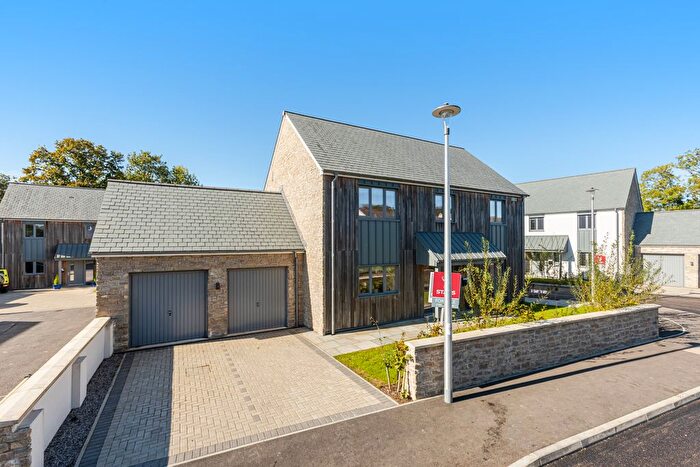 4 Bedroom Detached House For Sale In Ipplepen, Newton Abbot, TQ12