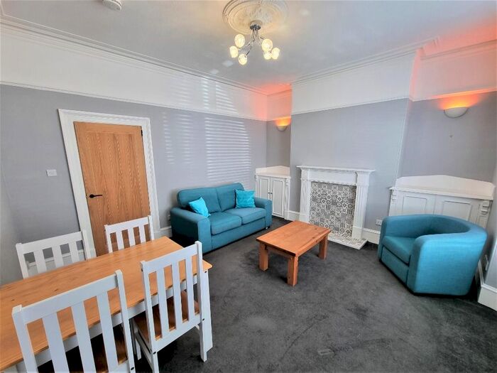 1 Bedroom Flat To Rent In Hollybank Place, City Centre, Aberdeen, AB11