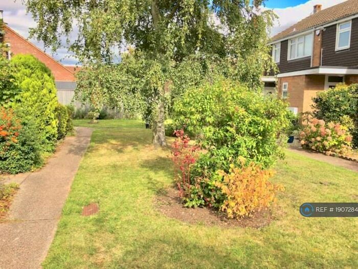 3 Bedroom Terraced House To Rent In Birch Close, Cambridge, CB4