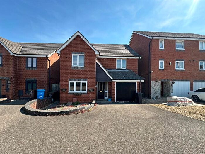 4 Bedroom Detached House For Sale In Violet Close, Corby, NN18