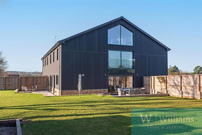 6 Bedroom Semi-Detached House For Sale In Oak Barn, Oxbridge Close, Newport, PO30