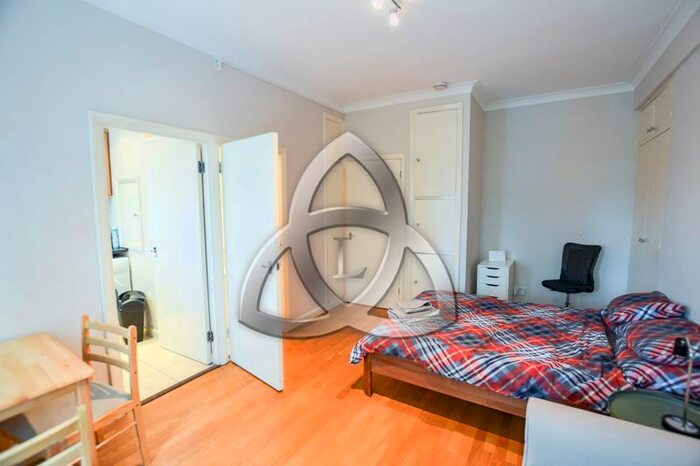 Studio To Rent In Euston Road, London, NW1