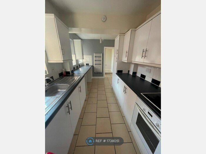 4 Bedroom Terraced House To Rent In Croft Road, Nuneaton, CV10