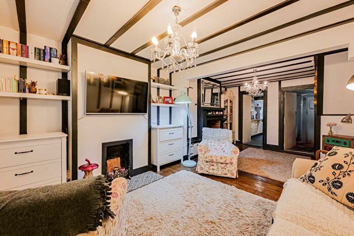 2 Bedroom Terraced House For Sale In Landwick Cottages, Southend-On-Sea, SS3