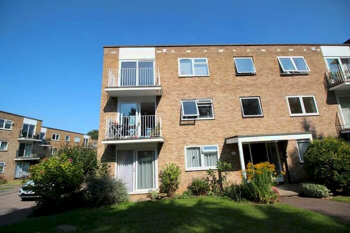 2 Bedroom Apartment To Rent In The Maples, Hitchin, SG4