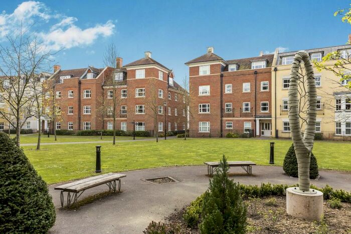2 Bedroom Apartment To Rent In Chichester, PO19