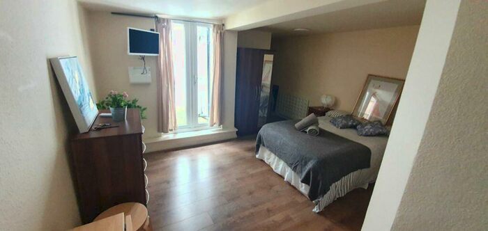 1 Bedroom Flat To Rent In High Road, London, NW10