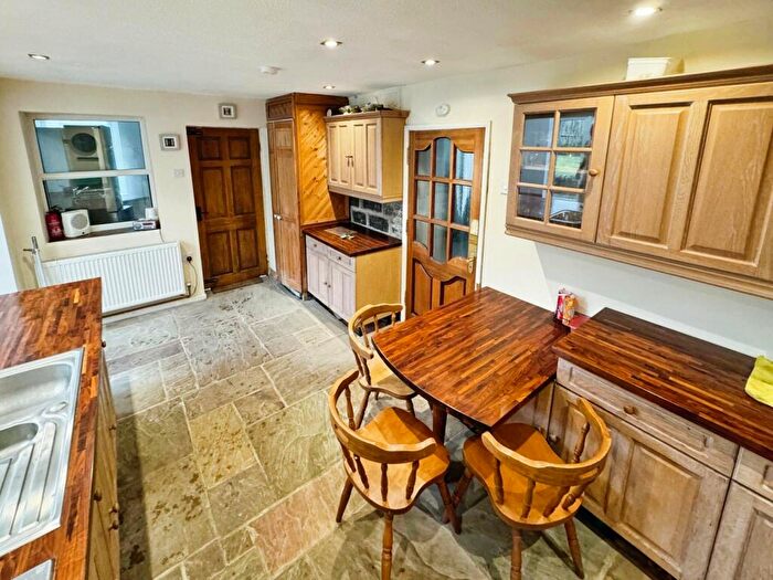 3 Bedroom End Of Terrace House To Rent In Stalybridge Road, Mottram, Hyde, Greater Manchester, SK14