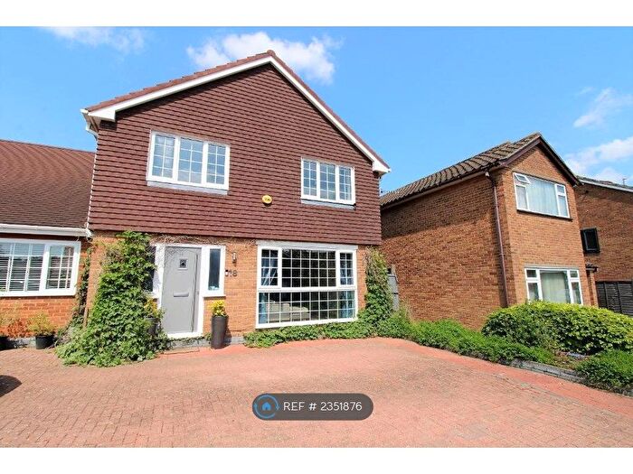 3 Bedroom Semi-Detached House To Rent In Three Oaks Close, Ickenham, Uxbridge, UB10