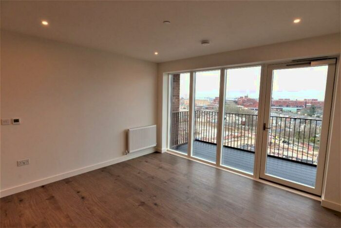 2 Bedroom Apartment To Rent In Alington House, N8