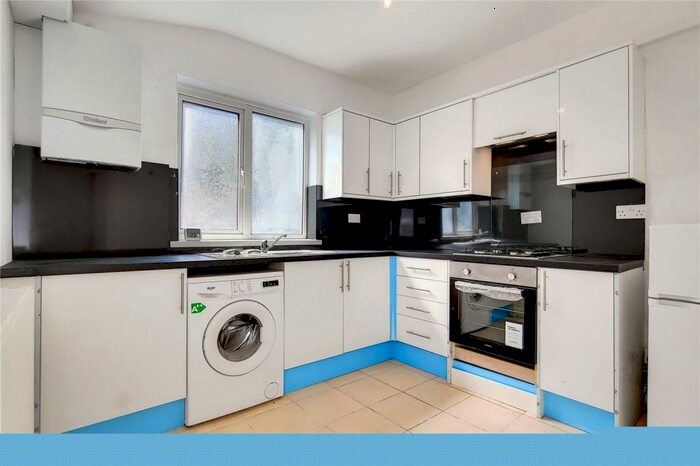 1 Bedroom Apartment To Rent In Glyn Road, London, Uk, E5
