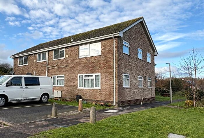 2 Bedroom Apartment For Sale In Riverdale Close, Seaton, Devon, EX12