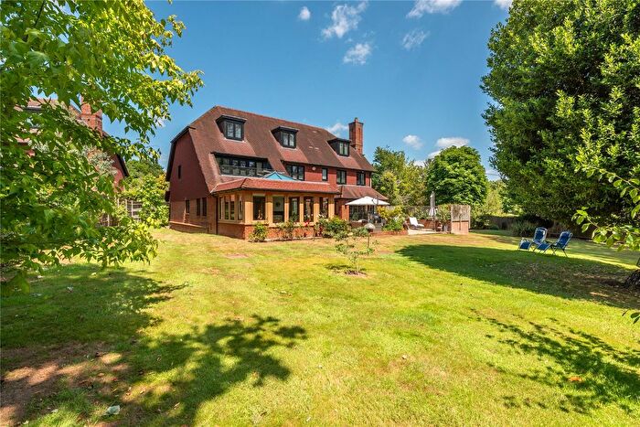 5 Bedroom Detached House For Sale In Old Reigate Road, Betchworth, Surrey, RH3