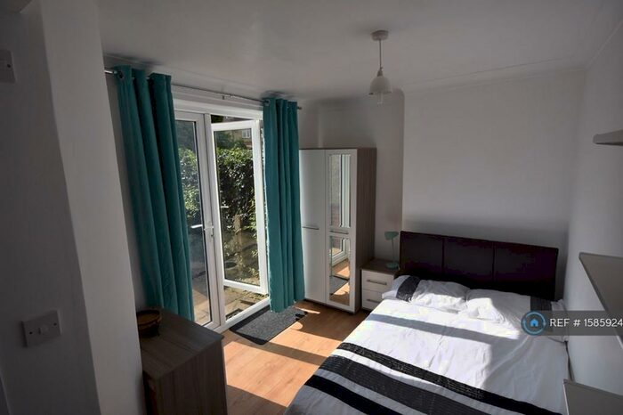 Studio To Rent In Lilac Road, Southampton, SO16