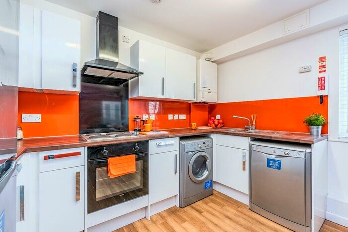 4 Bedroom House To Rent In Carlton House, Carlton Place, Southampton, Hampshire, SO15