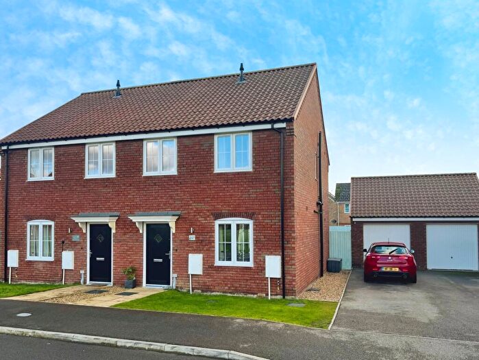 3 Bedroom Semi-Detached House For Sale In Willow Court, Cowbit, Spalding, PE12