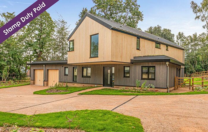 4 Bedroom Property For Sale In Waltham Park Road, Pulborough, RH20