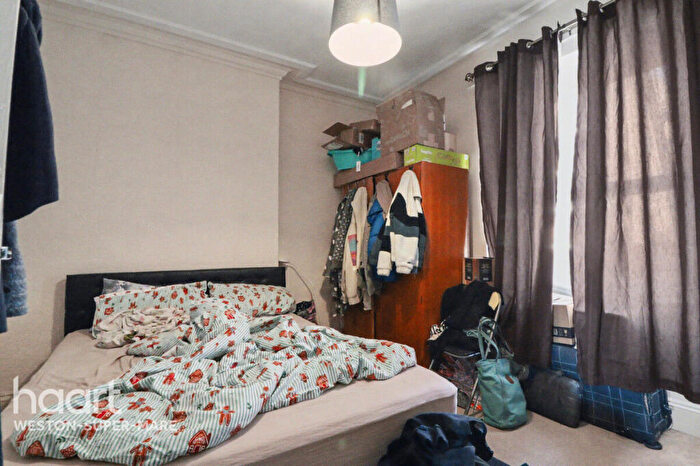 2 Bedroom Apartment For Sale In Knightstone Road, Weston-Super-Mare, BS23