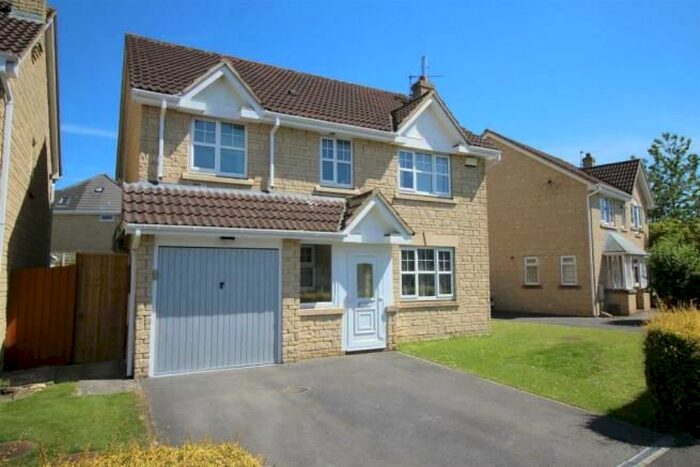 4 Bedroom Property To Rent In Barn Owl Road, Chippenham, SN14