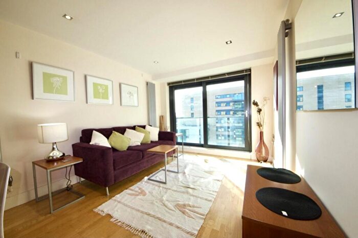 2 Bedroom Apartment To Rent In Millharbour, London, E14