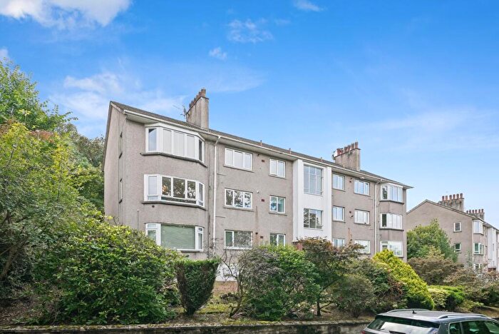 2 Bedroom Flat For Sale In Hill Crescent, Clarkston, Glasgow, East Renfrewshire, G76