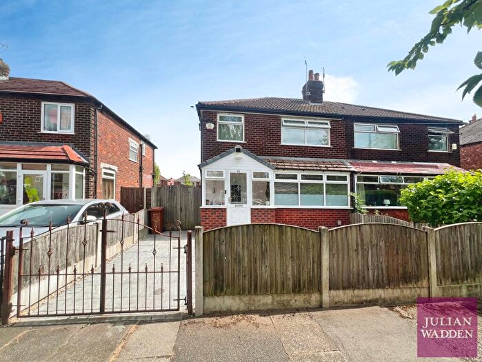 3 Bedroom Semi-Detached House For Sale In Wordsworth Road, Reddish, Stockport, SK5