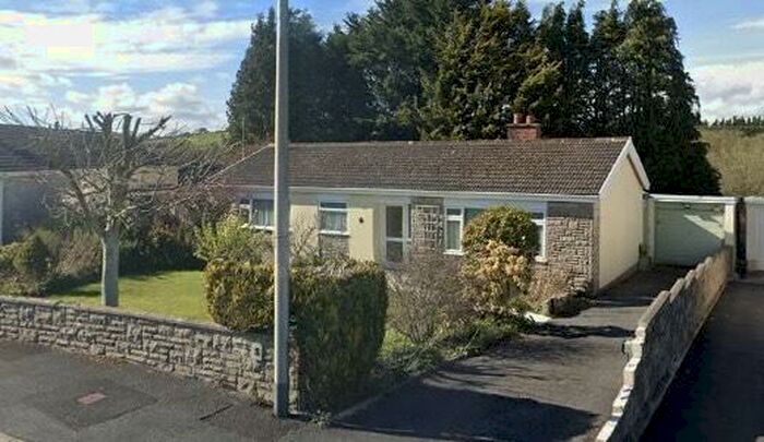 3 Bedroom Bungalow To Rent In Llanllwch, SA31
