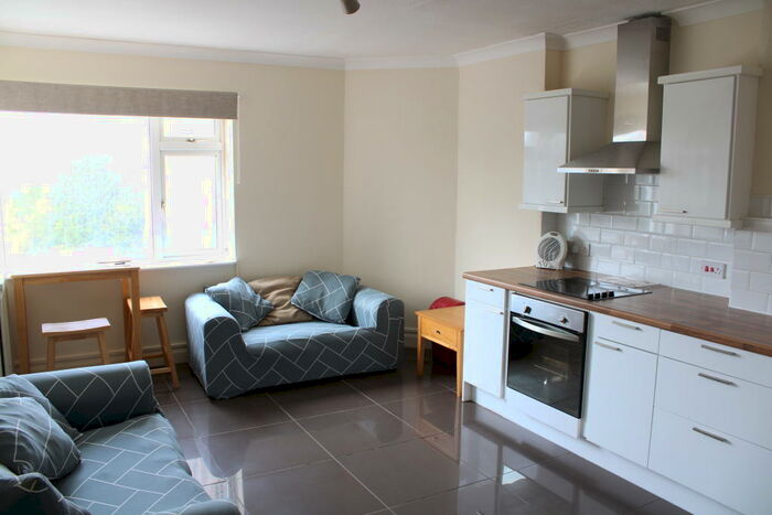 1 Bedroom Apartment To Rent In Hampshire Court, Bournemouth, BH2