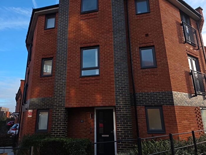 4 Bedroom Semi Detached House To Rent In Nightingale Way, Reading, RG30